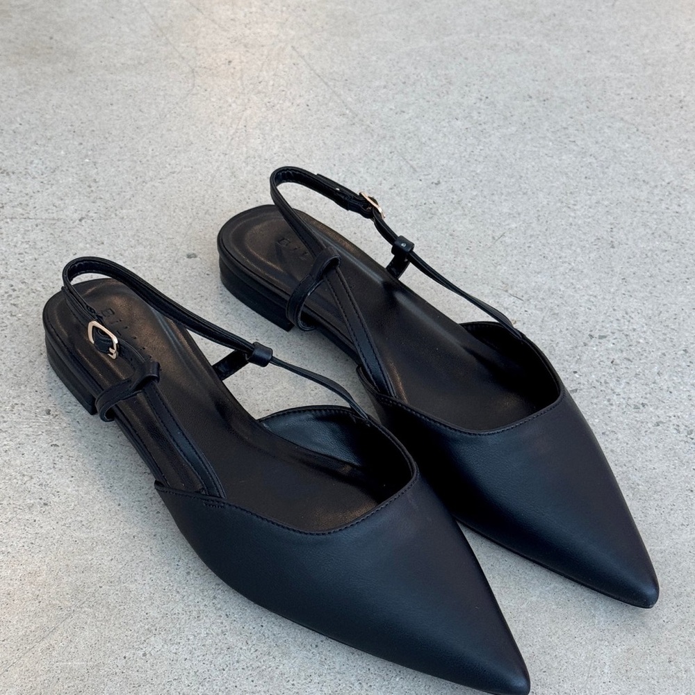Billini Black Pointed Toe Slingback Sandals